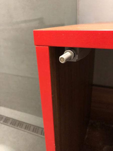 Jak změnit barvu nábytkové lišty v koupelně?