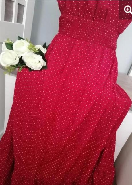 Šaty s puntiky, 36