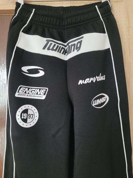 Dámské černé tepláky s potiskem vel.xs/34, 34 / xs