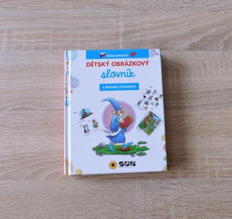 Dětský obrázkový slovník česko-anglický,