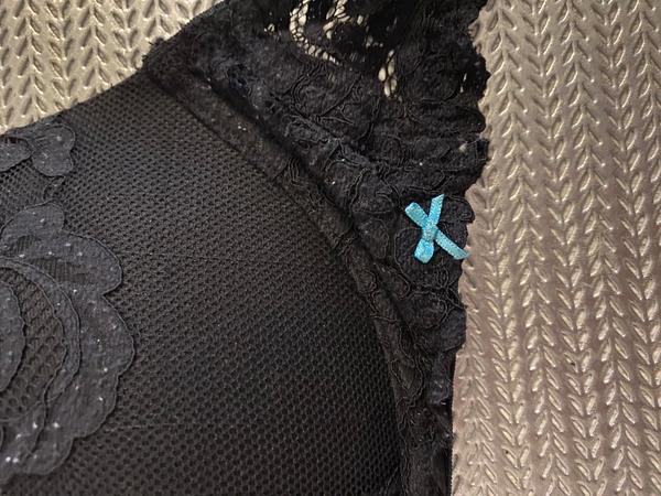 Jak zjistit výrobce oblíbené vyztužené podprsenky bez kostic?