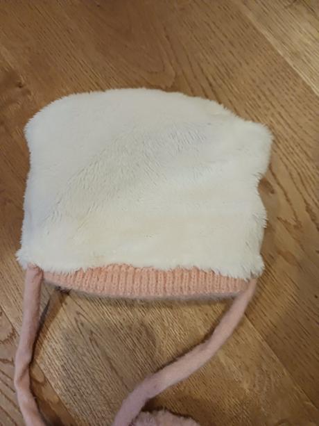 Čepička pohyblivé uši., 