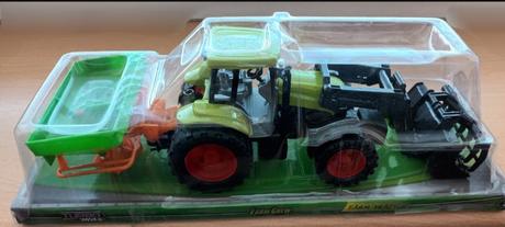 Plastový traktor zelený farm tractor,
