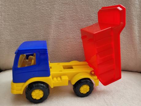 Sklápěcí nákladní auto,