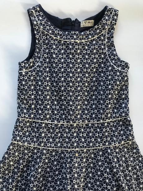 Šaty s vyšívanými kvítky, next,122