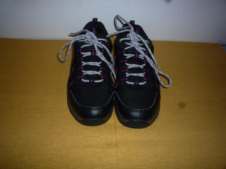 Trekové černé s fialovými drobnostmi boty vel. 37, 37