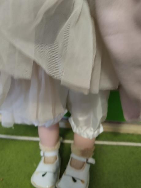 Značená mohutná porcelánová panenka,