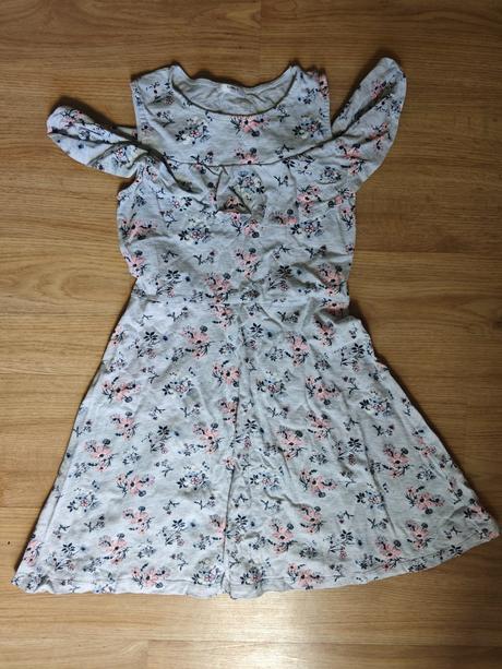 Dívčí šaty s květy a volanem, vel.152, 152