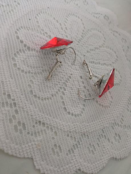 Červené náušnice-bižuterie, 