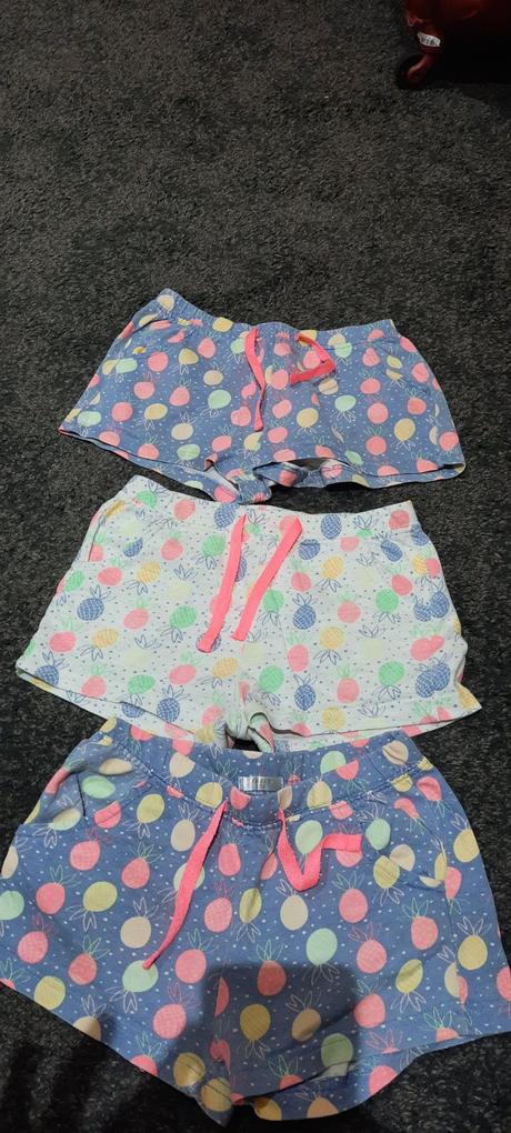 Dívčí kraťasy, vel. 122, 122