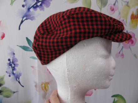 Karneval - čepice vandrovník, čeledín a pod.,