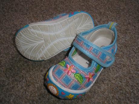 Dívčí plátěnky, 20