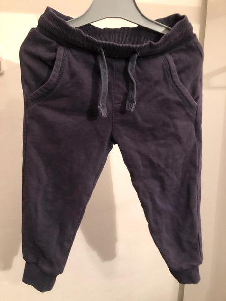 Modré chlapecké tepláčky, 92