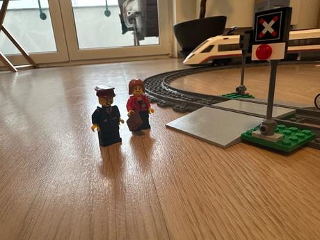 Lego city vysokorychlostní osobní vlak 60051,