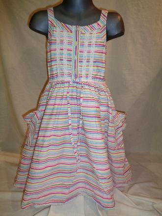 Krásné pruhované šaty s kapsami, 134