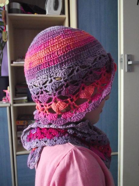 Háčkovaný klobouček 116-128, 116