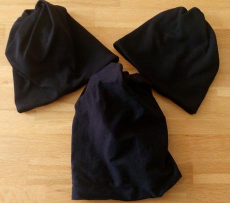 Čepičky s otvorem na culík vel.92-104, 92