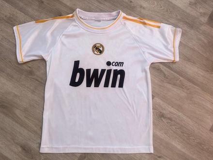 Dres  benzema 146/152, 146