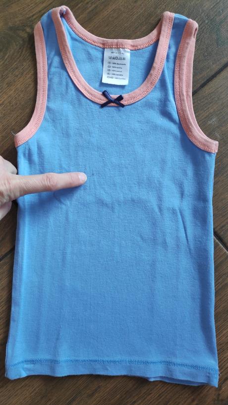 2x tílko vel.98/104, 104