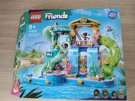 Lego friends 42630 aquapark v městečku heartlake,