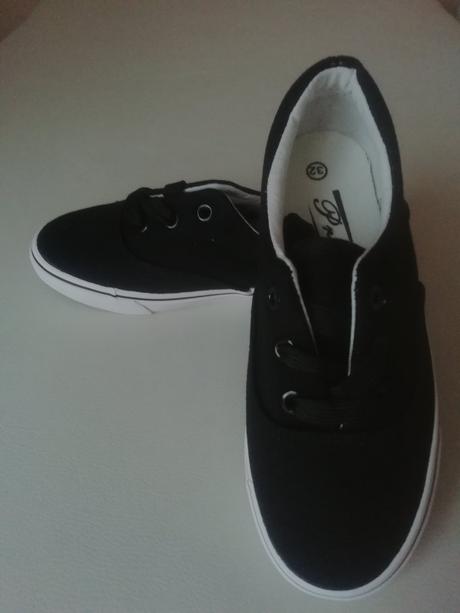 Plátěné tenisky, 32