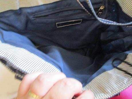 Pěkná lehká taška přes rameno, prostorná,