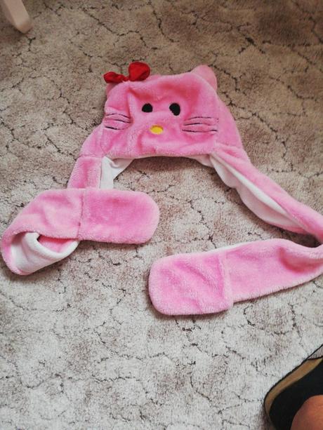 Dívčí čepice, 68