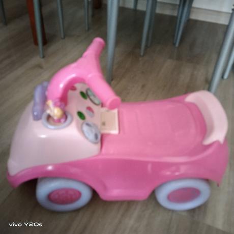 Odrážedlo autíčko,