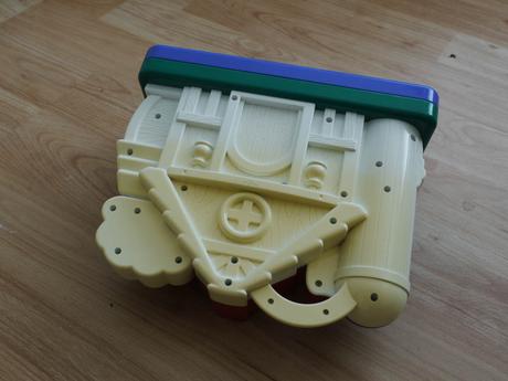 Hracka chicco nemecky a anglicky mlivici,