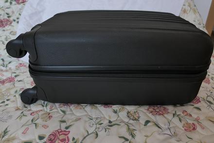 Skořepinový kufr na kolečkách - palubní, 