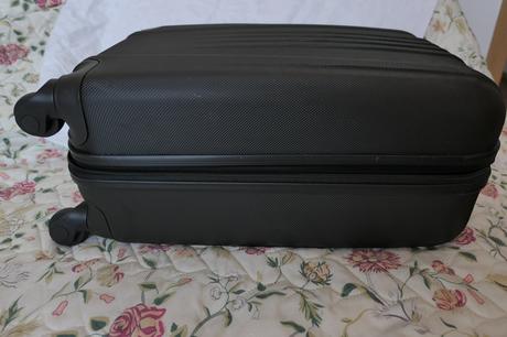 Skořepinový kufr na kolečkách - palubní, 