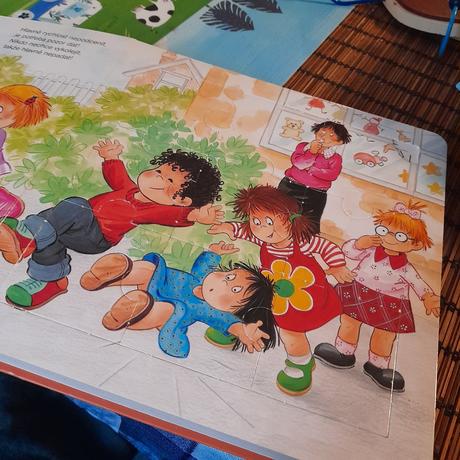Knížka do školky pro děti s puzzle,