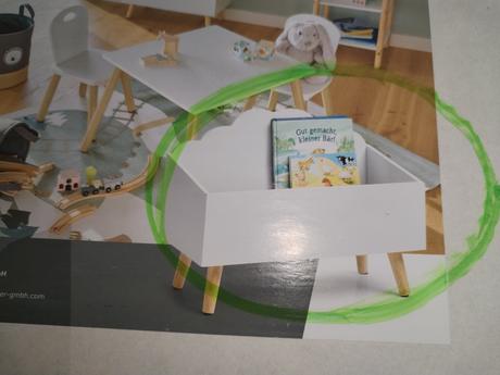 Dřevěná truhla dětský nábytek,