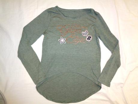 Moderní khaki tričko - zadní díl delší 140/146, h&m,140