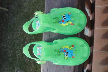 Sandálky gumové, vhodné k vodě, vel. 24, chicco,24