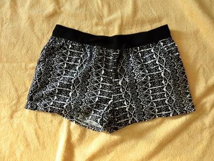 Aztécké černobílé černé bílé kraťasy šortky, atmosphere,s