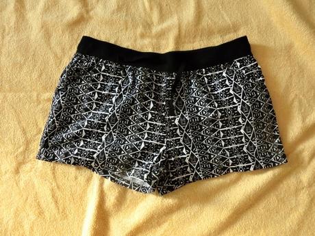 Aztécké černobílé černé bílé kraťasy šortky, atmosphere,s