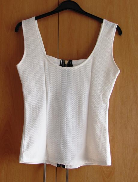 Bílý top, s