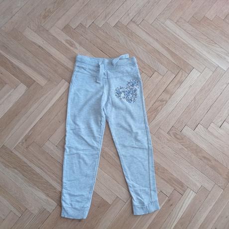 2x tepláky, f&f,122