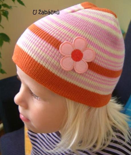 Dívčí pruhovaná čepice růžová, 86 / 92