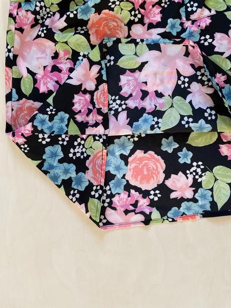 Květinový letní top, vel neuvedena cca s/m, s