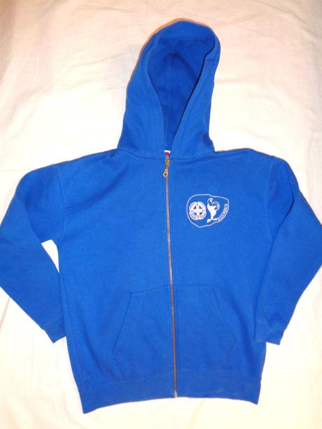 Krásná modrá mikina, 152