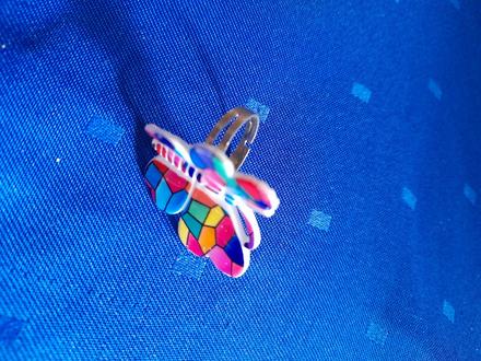 Překrásný prstýnek s motýlem barevným,