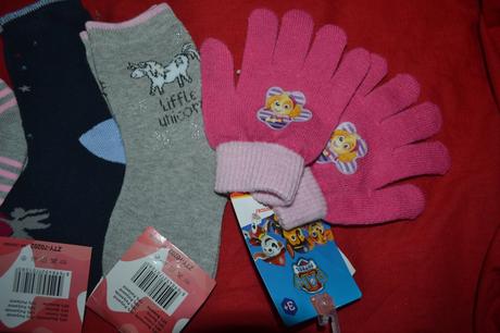 2x rukavice a 3x zimní ponožky v.110-122, 104–116 / 122–134