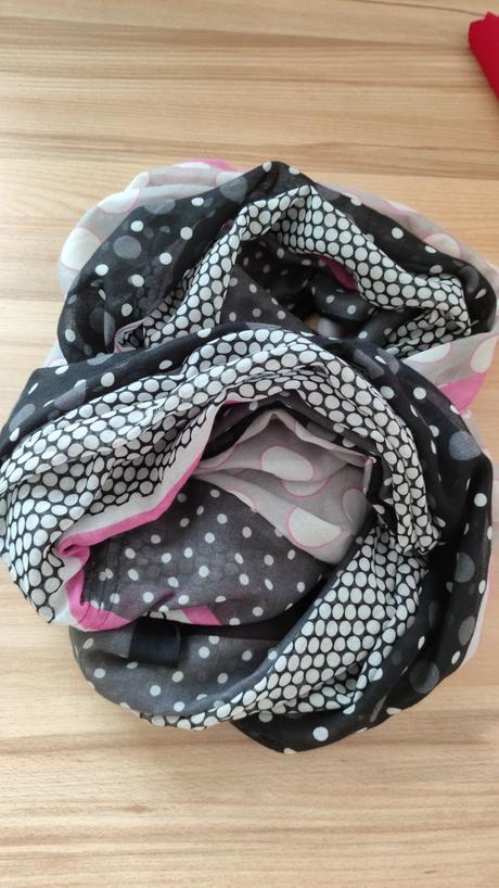Šátek - nákrčník, tchibo