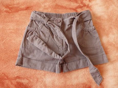 Hnědé kraťasy s páskem a kapsami, m&co,92