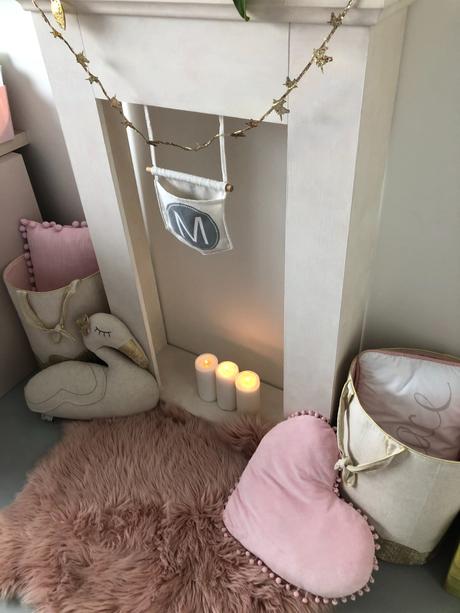 Krb římsa konstrukce rám topeniště bílá konzole, 