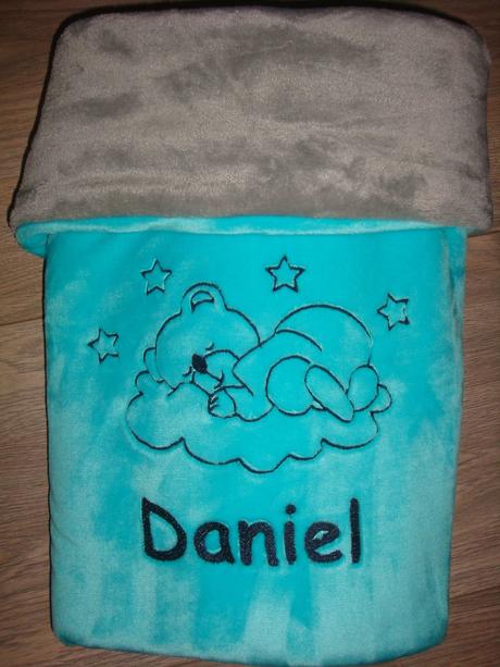 Deka s výšivkou na přání - více barev, 