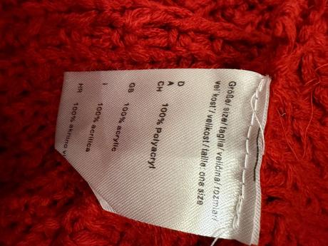 92/104 červená čepice se srdíčkem  + červený nákrč, h&m,98