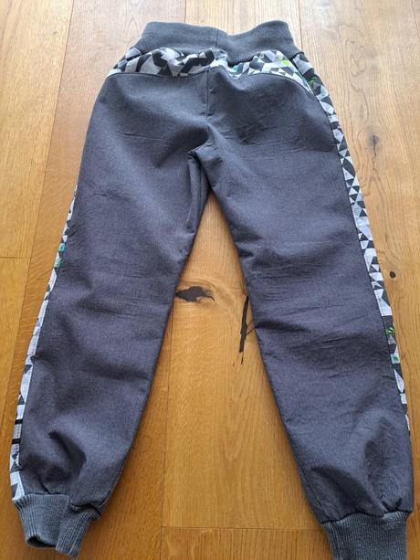 Softshelky unuo s fleecem a nová softshel čepice, unuo,122